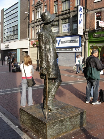 Statue de Joyce, 3